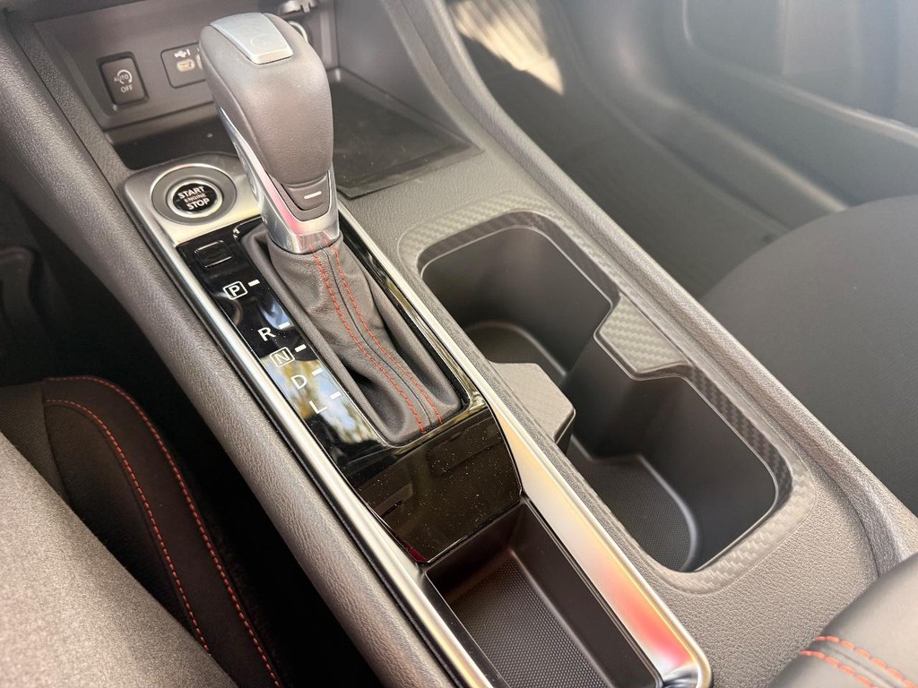 Nissan Sentra Vehicle Full-screen Gallery Image 10