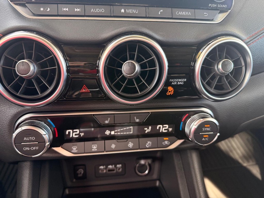 Nissan Sentra Vehicle Full-screen Gallery Image 14