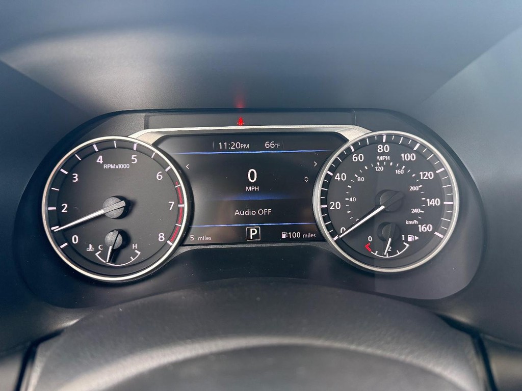 Nissan Sentra Vehicle Full-screen Gallery Image 16