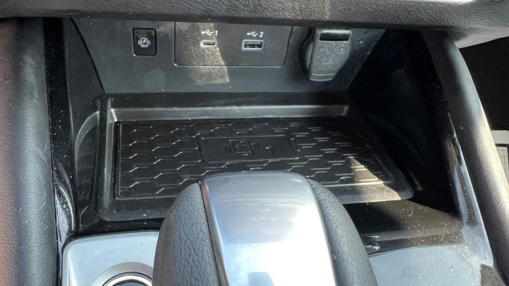 Nissan Altima Vehicle Full-screen Gallery Image 22