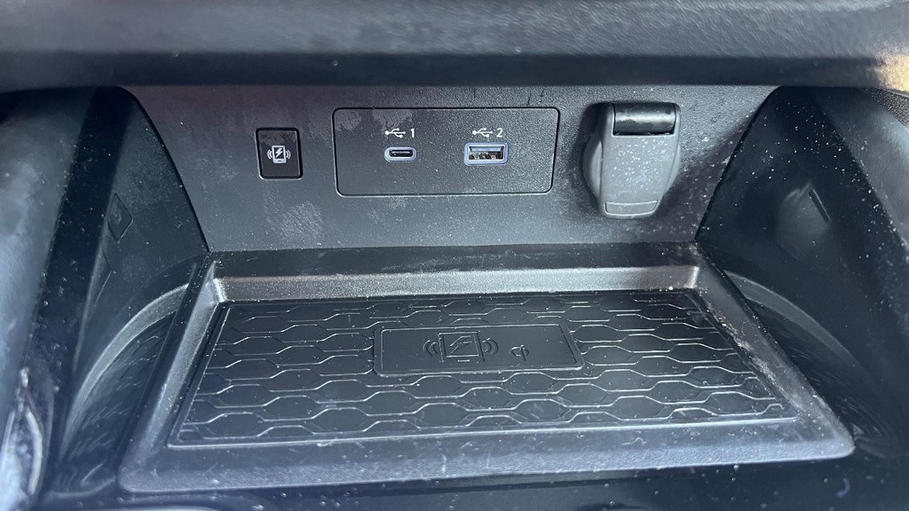 Nissan Altima Vehicle Full-screen Gallery Image 36