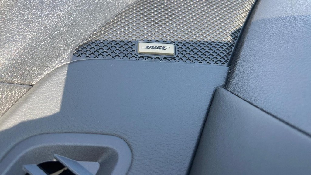 Nissan Altima Vehicle Full-screen Gallery Image 40