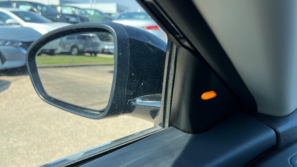 Nissan Altima Vehicle Full-screen Gallery Image 41