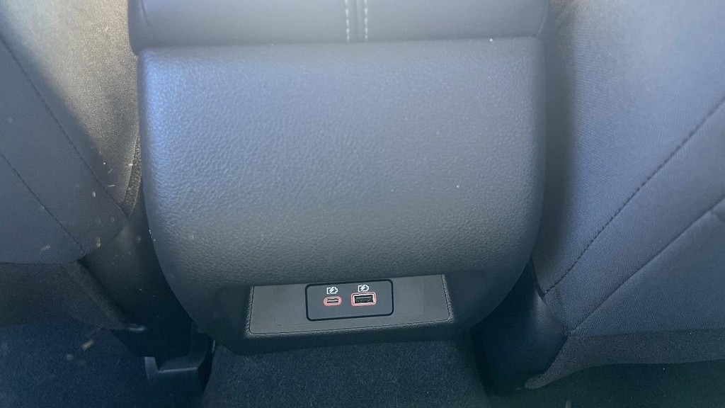 Nissan Altima Vehicle Full-screen Gallery Image 16