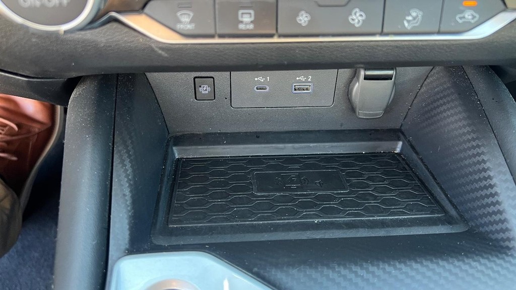 Nissan Altima Vehicle Full-screen Gallery Image 25