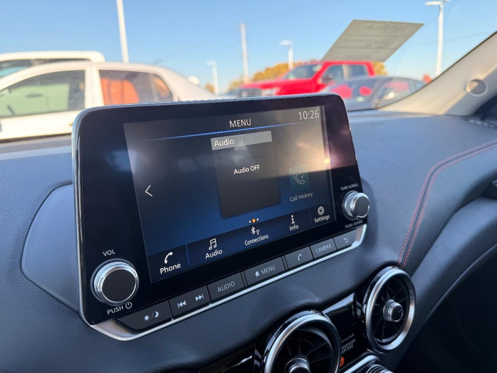 Nissan Sentra Vehicle Full-screen Gallery Image 12