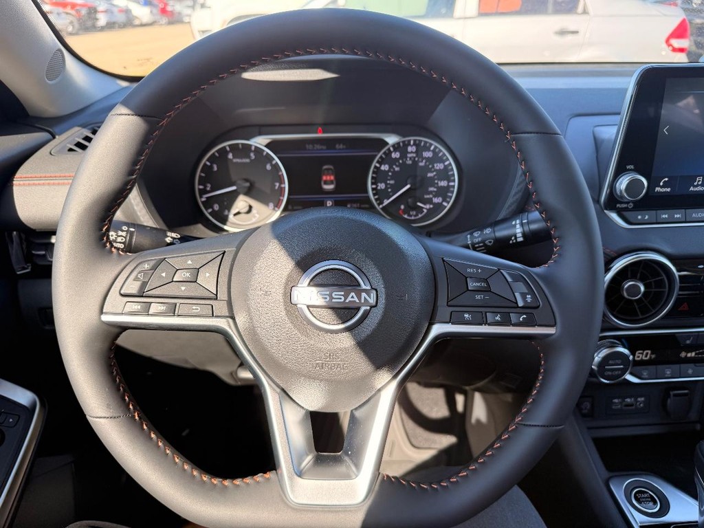 Nissan Sentra Vehicle Full-screen Gallery Image 14