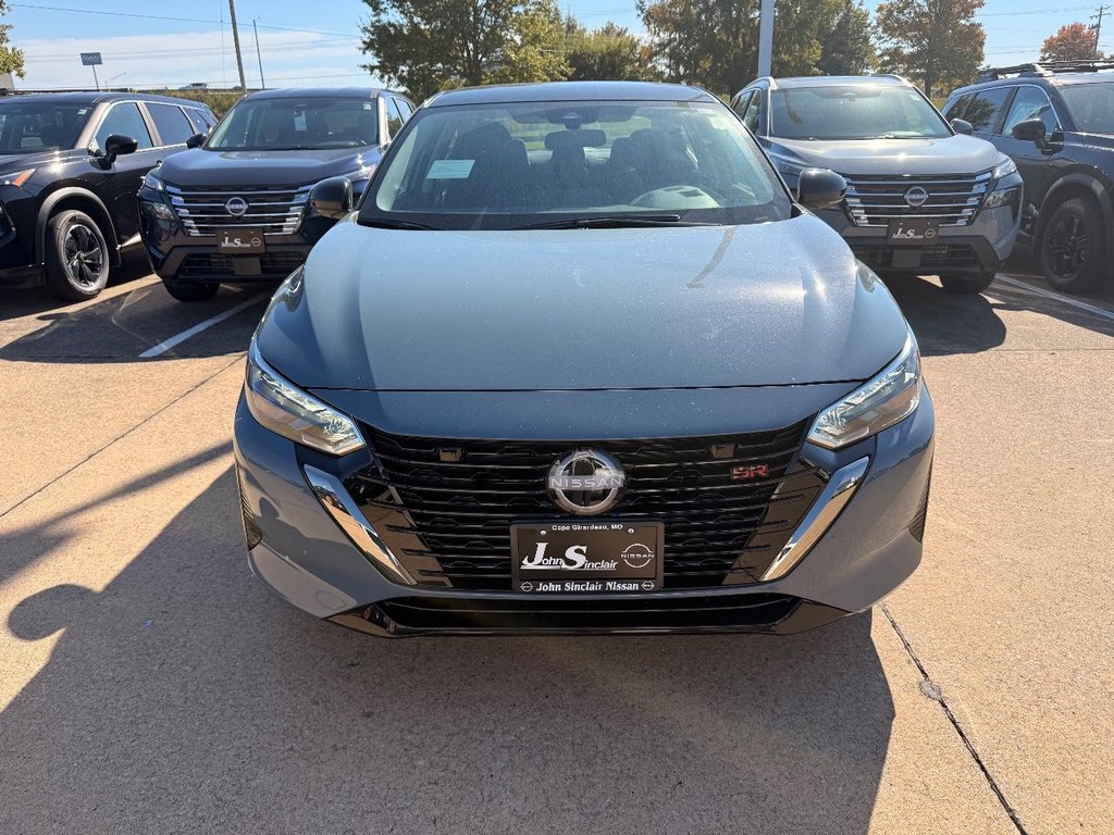 Nissan Sentra Vehicle Full-screen Gallery Image 23