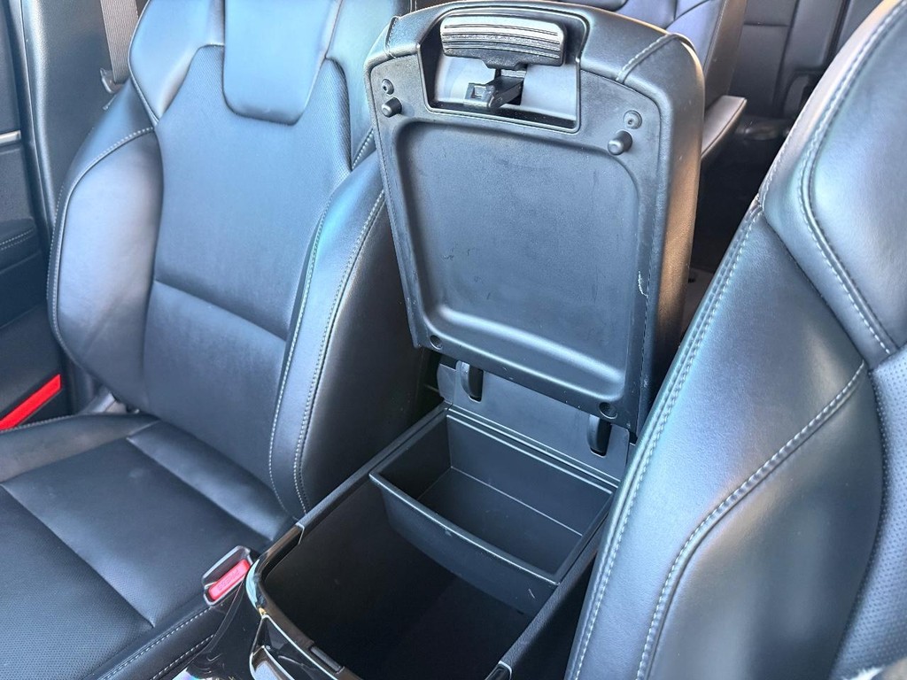 Kia Telluride Vehicle Full-screen Gallery Image 11