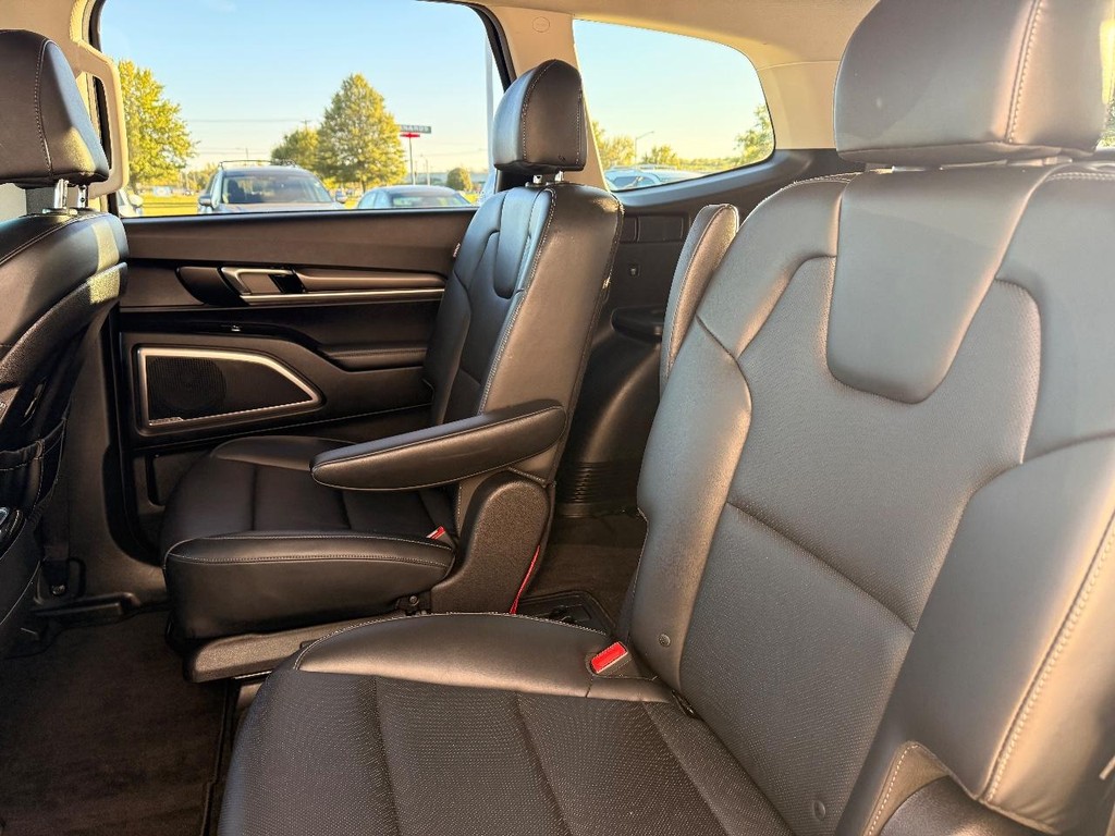 Kia Telluride Vehicle Full-screen Gallery Image 20