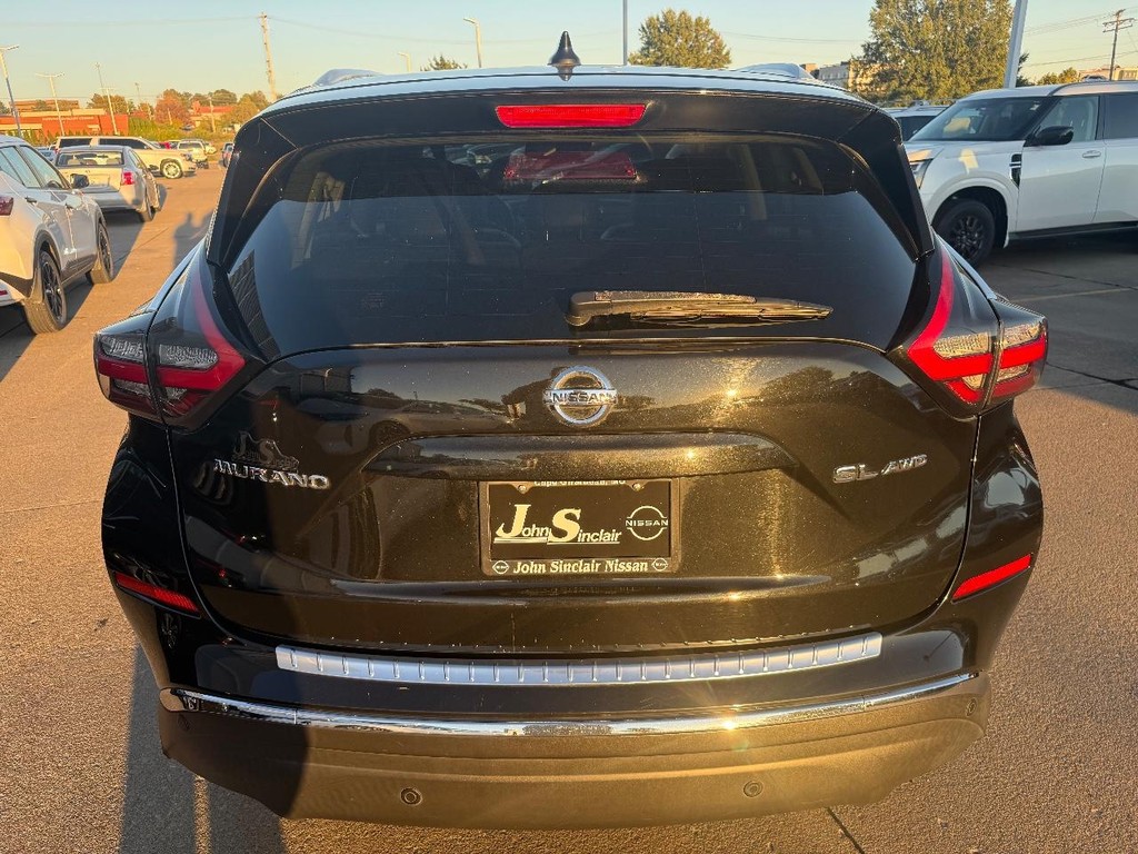 Nissan Murano Vehicle Full-screen Gallery Image 21