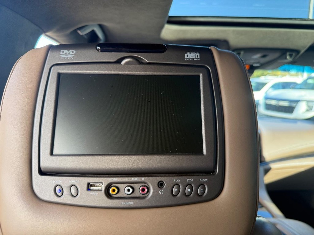 Cadillac Escalade Vehicle Full-screen Gallery Image 22