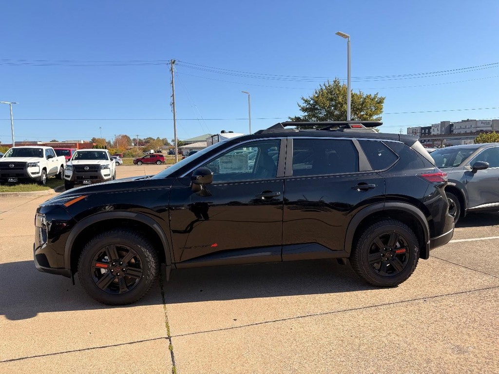 Nissan Rogue Vehicle Full-screen Gallery Image 32