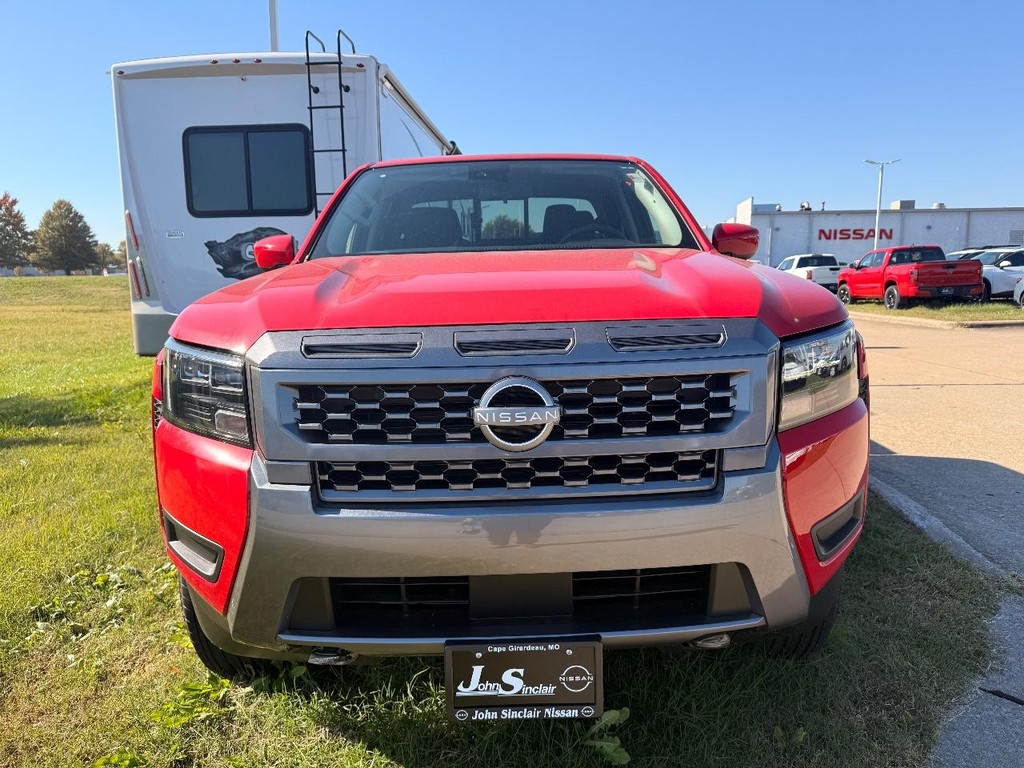 Nissan Frontier Vehicle Full-screen Gallery Image 25