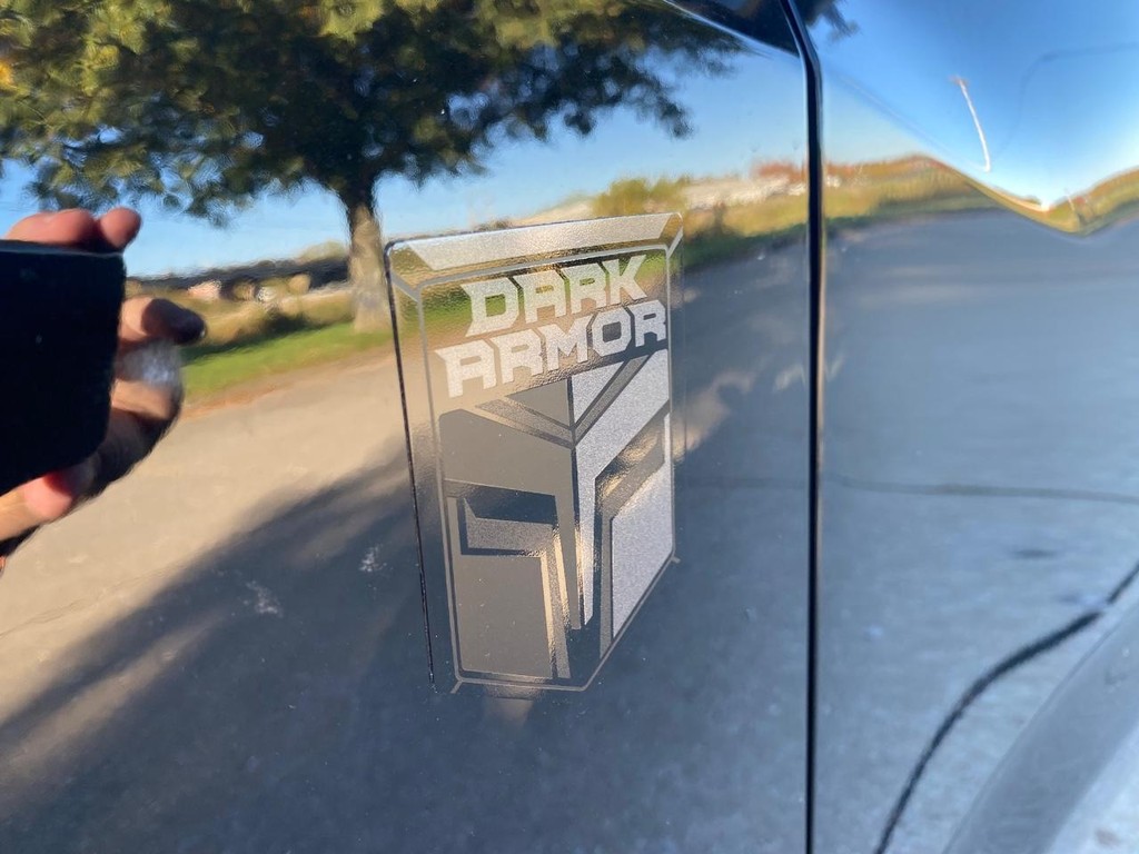 Nissan Frontier Vehicle Full-screen Gallery Image 02