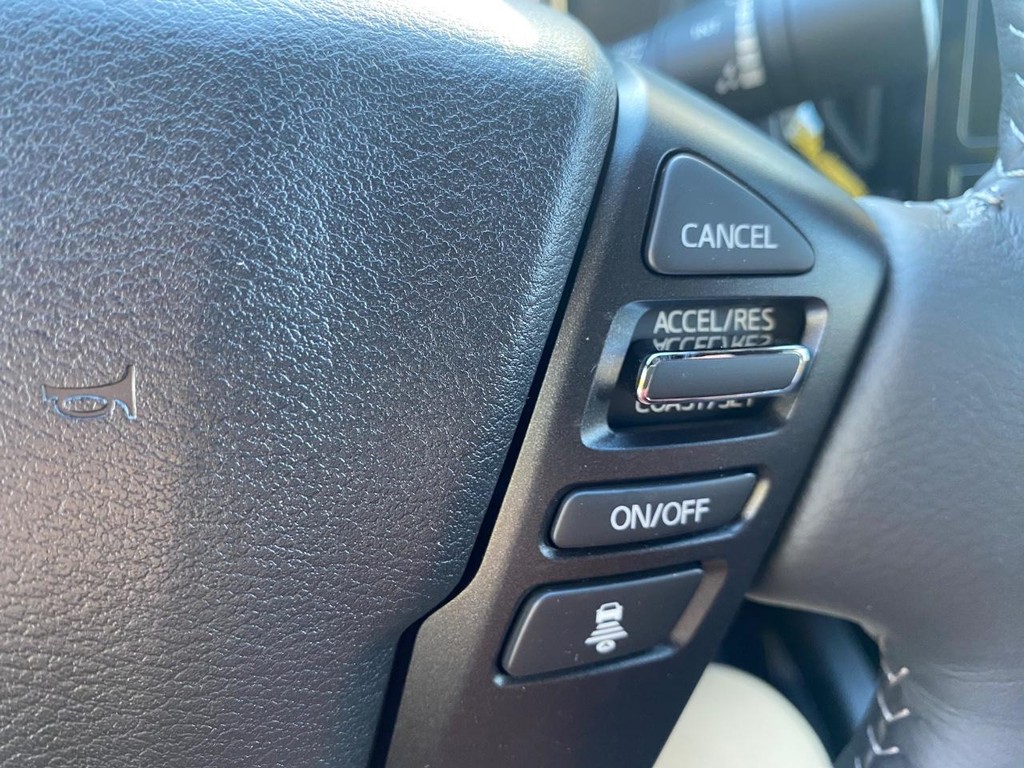 Nissan Frontier Vehicle Full-screen Gallery Image 08