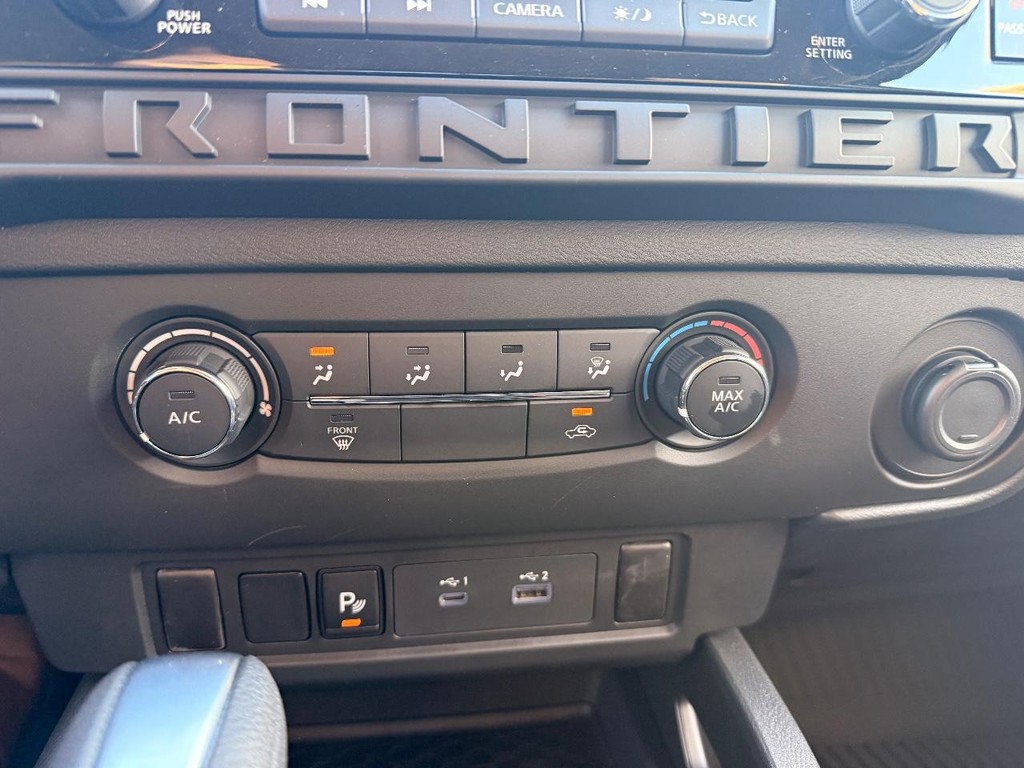 Nissan Frontier Vehicle Full-screen Gallery Image 08