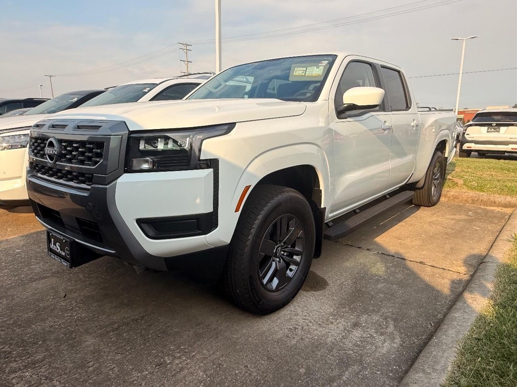 Nissan Frontier Vehicle Full-screen Gallery Image 02