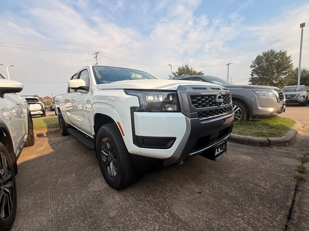 Nissan Frontier Vehicle Full-screen Gallery Image 04