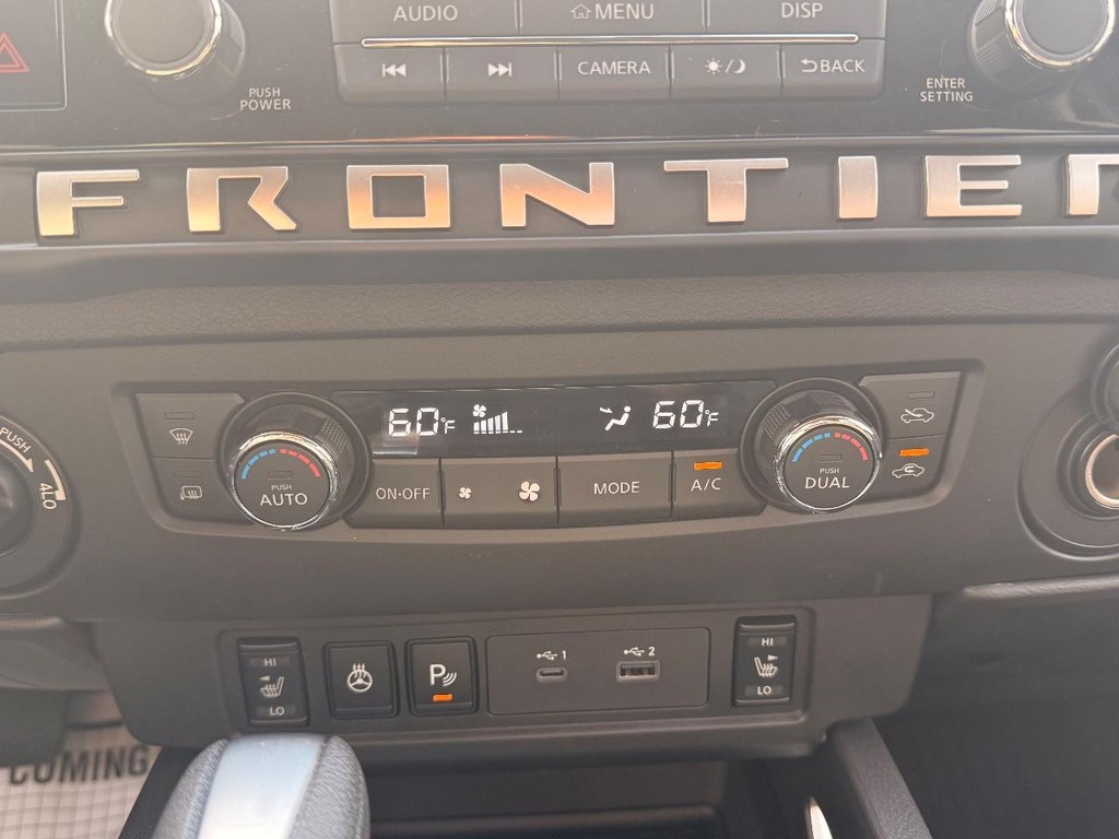 Nissan Frontier Vehicle Full-screen Gallery Image 16