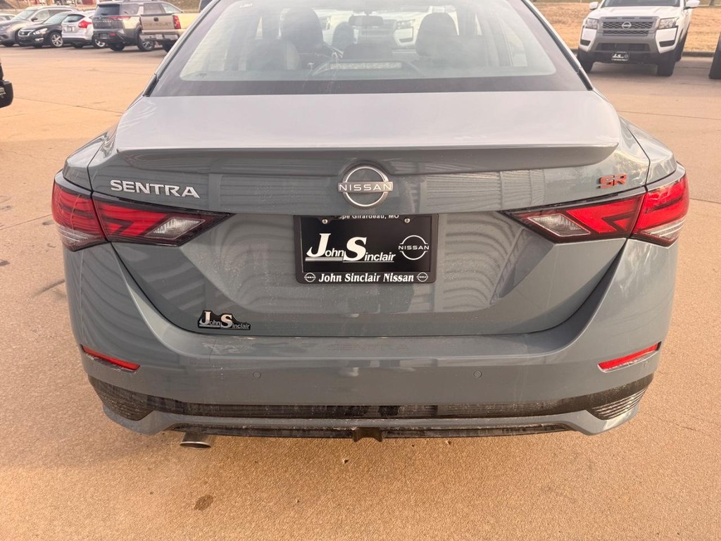 Nissan Sentra Vehicle Full-screen Gallery Image 08