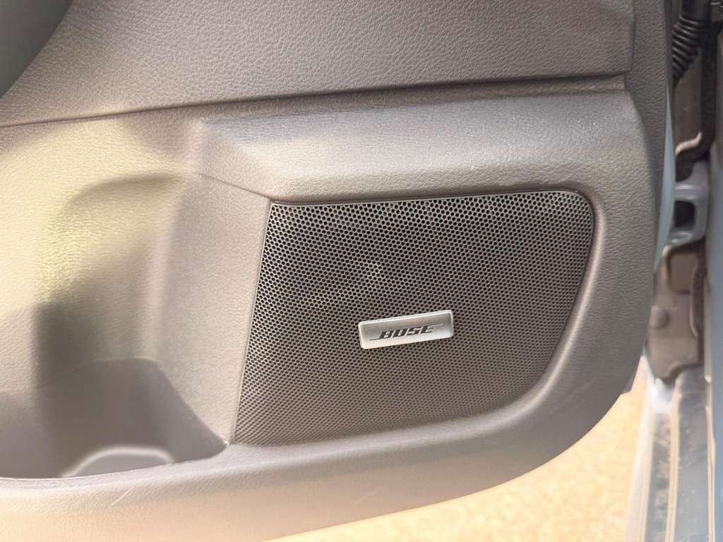 Nissan Sentra Vehicle Full-screen Gallery Image 12