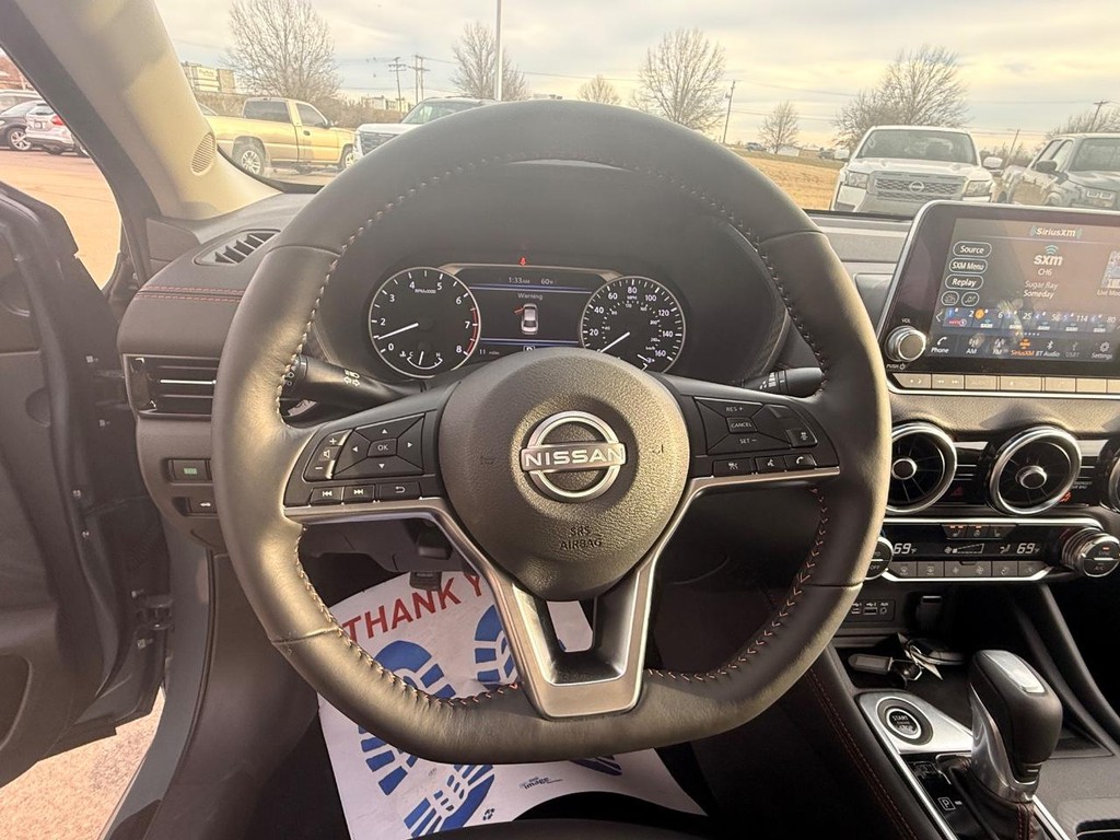 Nissan Sentra Vehicle Full-screen Gallery Image 14