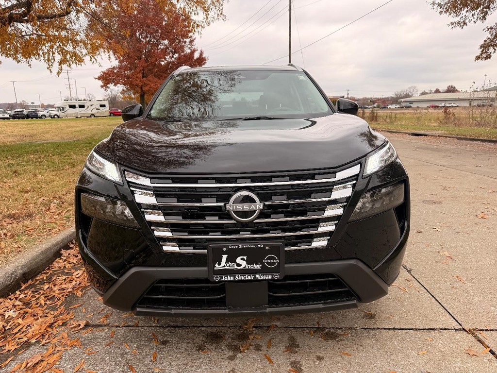 Nissan Rogue Vehicle Full-screen Gallery Image 24