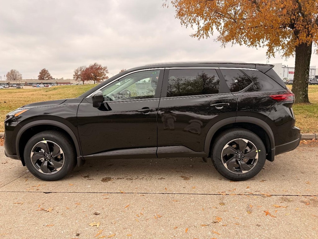 Nissan Rogue Vehicle Full-screen Gallery Image 25