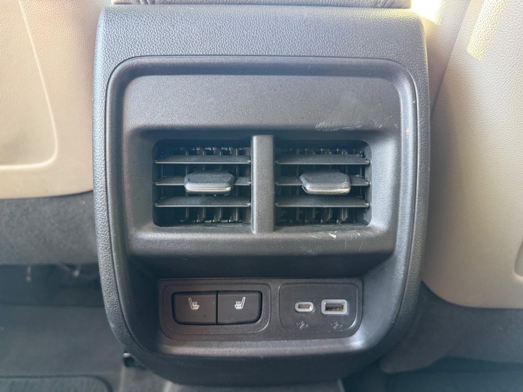 Cadillac XT4 Vehicle Full-screen Gallery Image 12