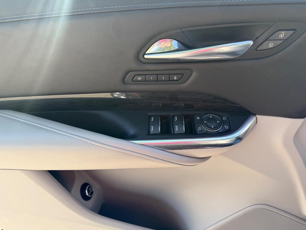 Cadillac XT4 Vehicle Full-screen Gallery Image 13