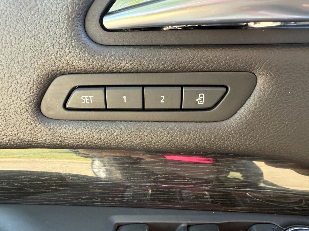 Cadillac XT4 Vehicle Full-screen Gallery Image 14