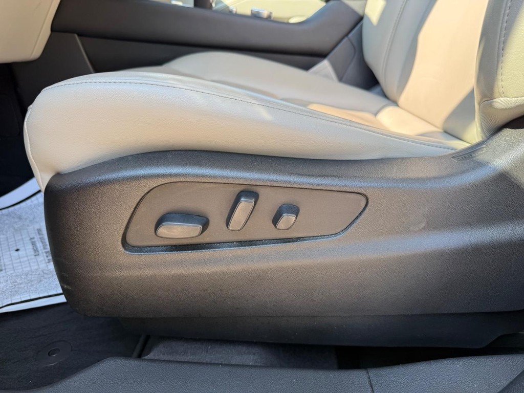 Cadillac XT4 Vehicle Full-screen Gallery Image 15