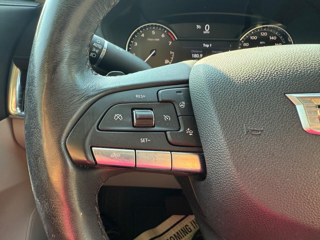 Cadillac XT4 Vehicle Full-screen Gallery Image 19