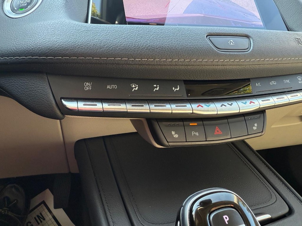 Cadillac XT4 Vehicle Full-screen Gallery Image 24