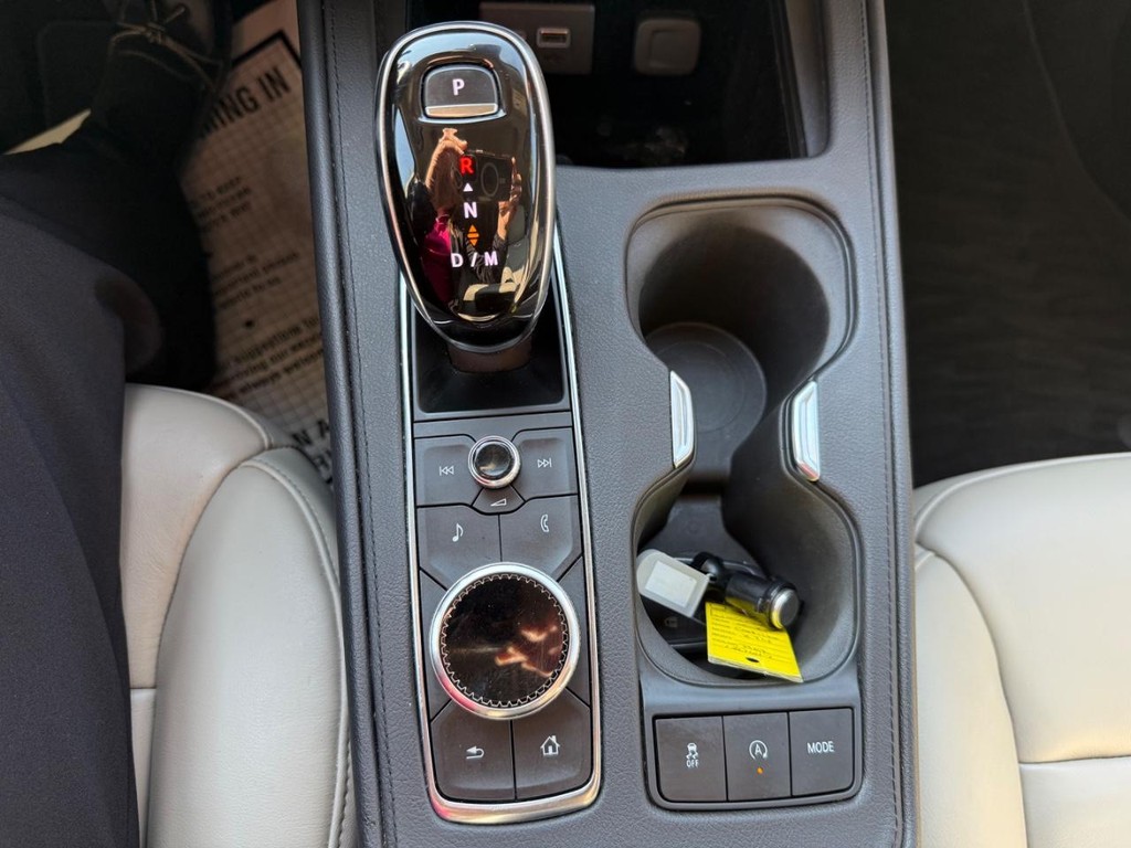 Cadillac XT4 Vehicle Full-screen Gallery Image 25