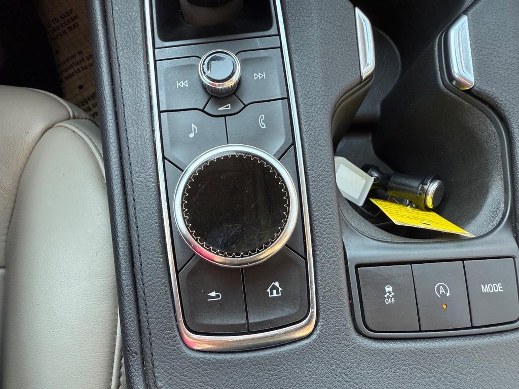 Cadillac XT4 Vehicle Full-screen Gallery Image 26