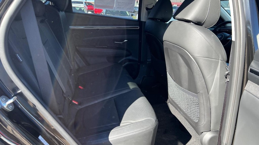 Hyundai Tucson Hybrid Vehicle Full-screen Gallery Image 15