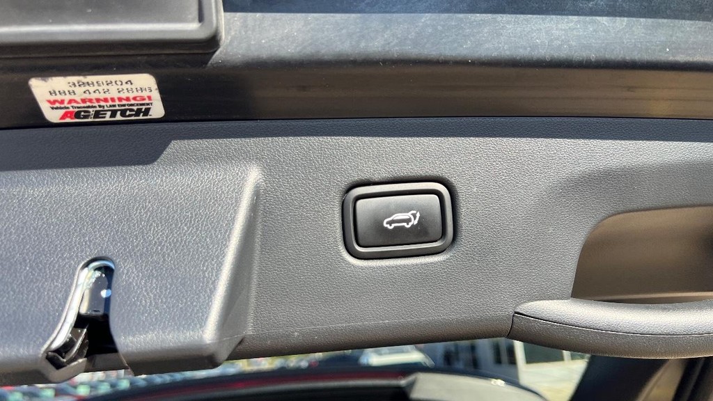 Hyundai Tucson Hybrid Vehicle Full-screen Gallery Image 18