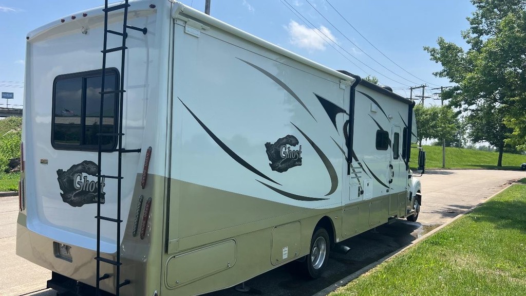 Nexus Ghost Vehicle Full-screen Gallery Image 09