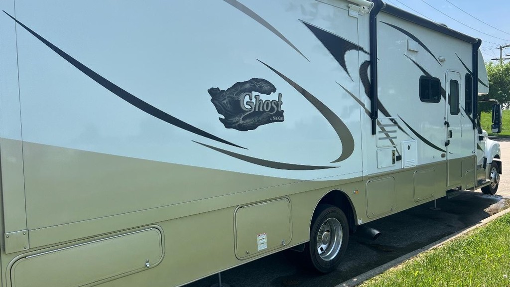 Nexus Ghost Vehicle Full-screen Gallery Image 11