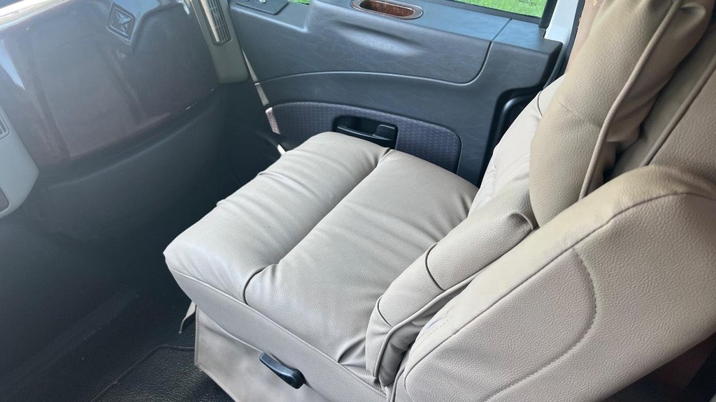 Nexus Ghost Vehicle Full-screen Gallery Image 18