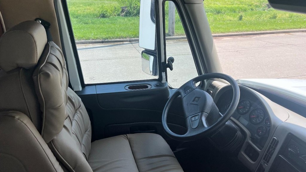 Nexus Ghost Vehicle Full-screen Gallery Image 19