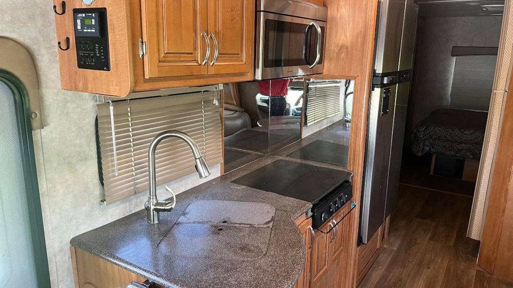 Nexus Ghost Vehicle Full-screen Gallery Image 25