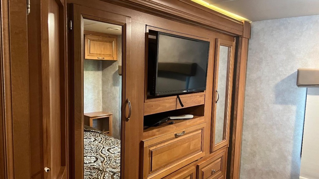 Nexus Ghost Vehicle Full-screen Gallery Image 30