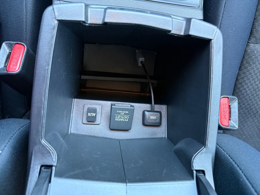 Honda CR-V Vehicle Full-screen Gallery Image 15