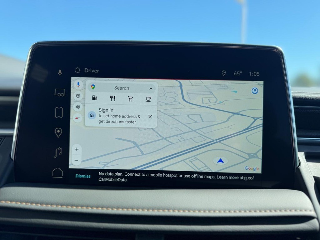 GMC Yukon XL Vehicle Full-screen Gallery Image 02