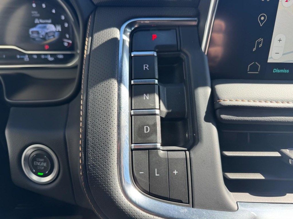 GMC Yukon XL Vehicle Full-screen Gallery Image 17