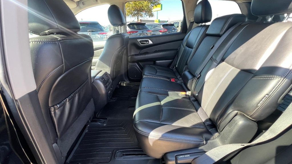 Nissan Pathfinder Vehicle Full-screen Gallery Image 23