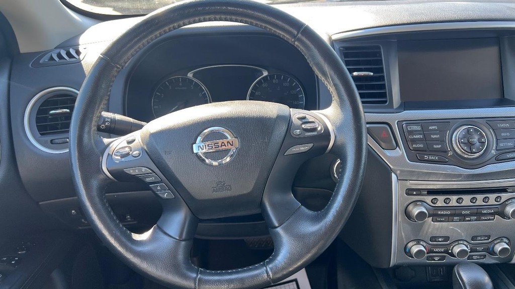 Nissan Pathfinder Vehicle Full-screen Gallery Image 31